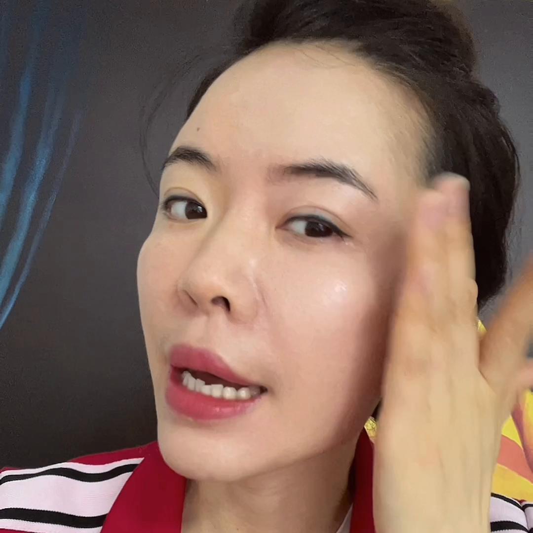 给大家推荐一款粉底液非常好用,推荐一款好用到爆的粉底液吧