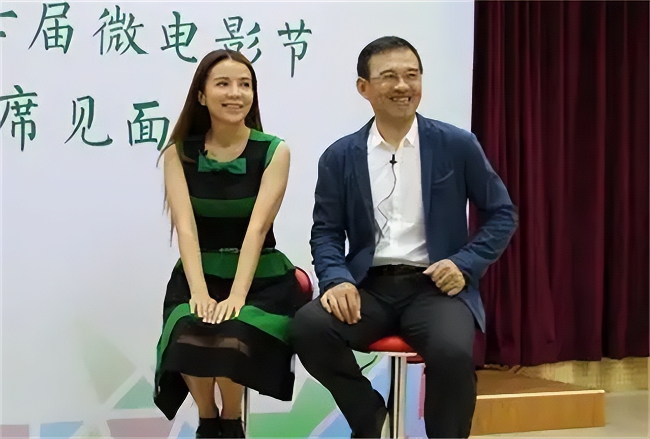 央视主持人嫁给三婚的人,两位央视名嘴夫妻隐婚多年