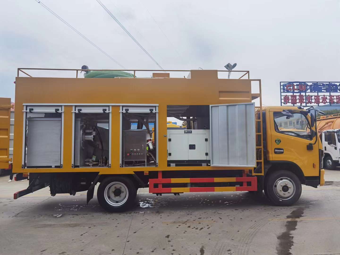 东风多利卡d9程力洒水车2020年4月,新型城市污水处理车