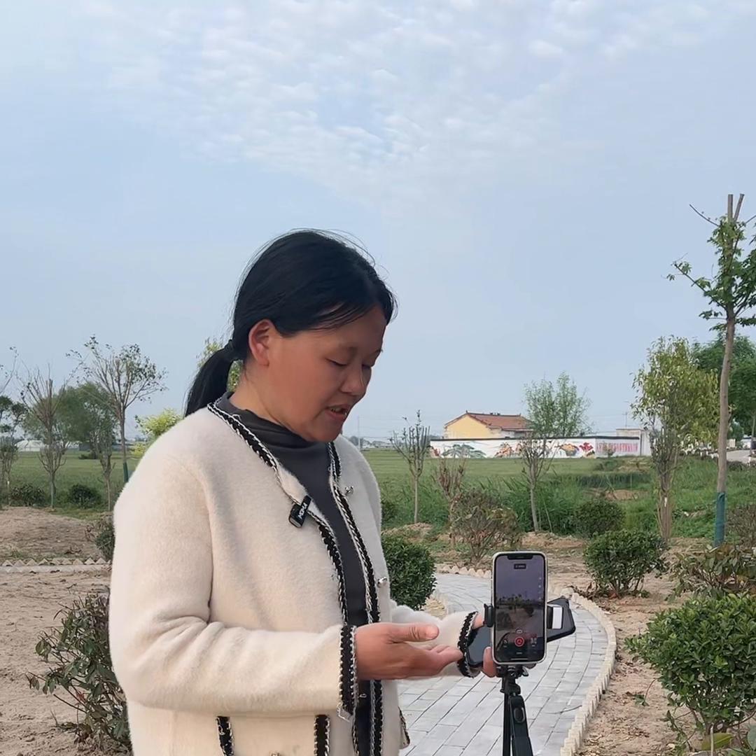 一个人拍记录生活，如何在后置摄像头找到自己准确的位置，...