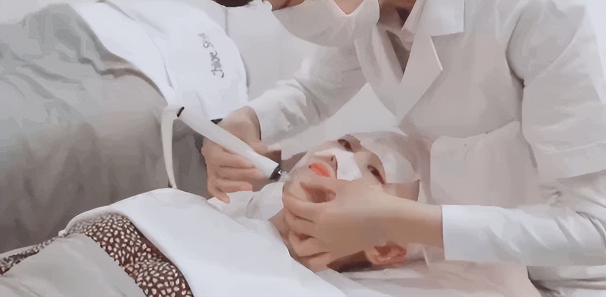 去鼻子上的黑头最好的方法,去鼻子上黑头的有效方法