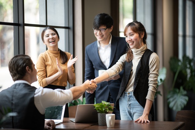 电子商务女孩中专读什么专业好,女孩中考读中专职高选什么专业