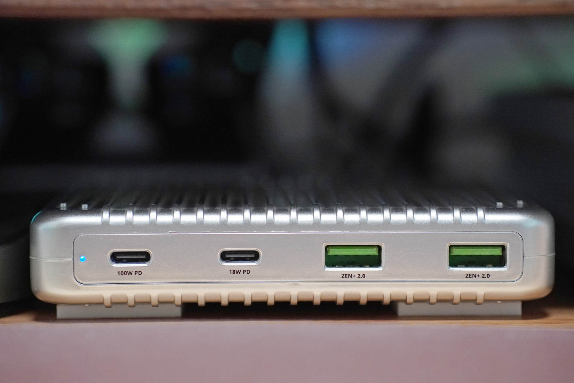 男人至死是少年,一个喜欢折腾的理工男的桌面好物分享