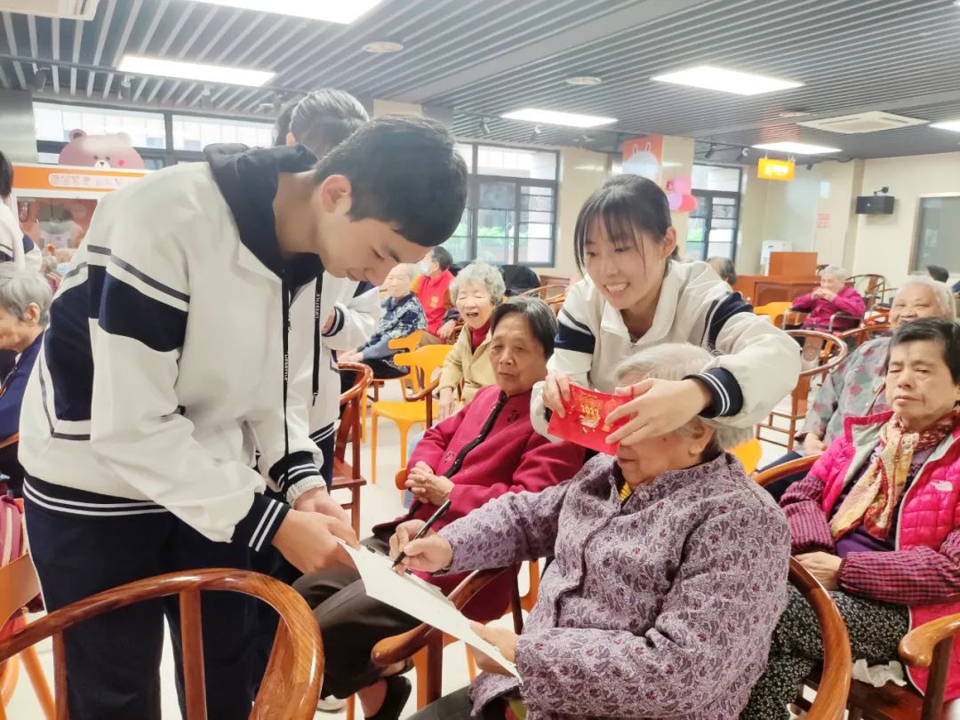 小朋友唱红歌学习雷锋,小学生一起唱学习雷锋好榜样