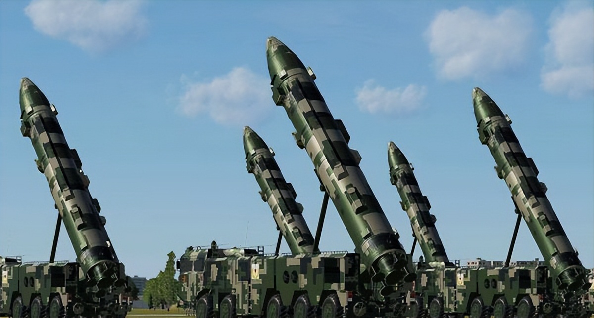 打响中东地区反美第一枪？沙特挥金600亿，高调官宣拥有东风21！