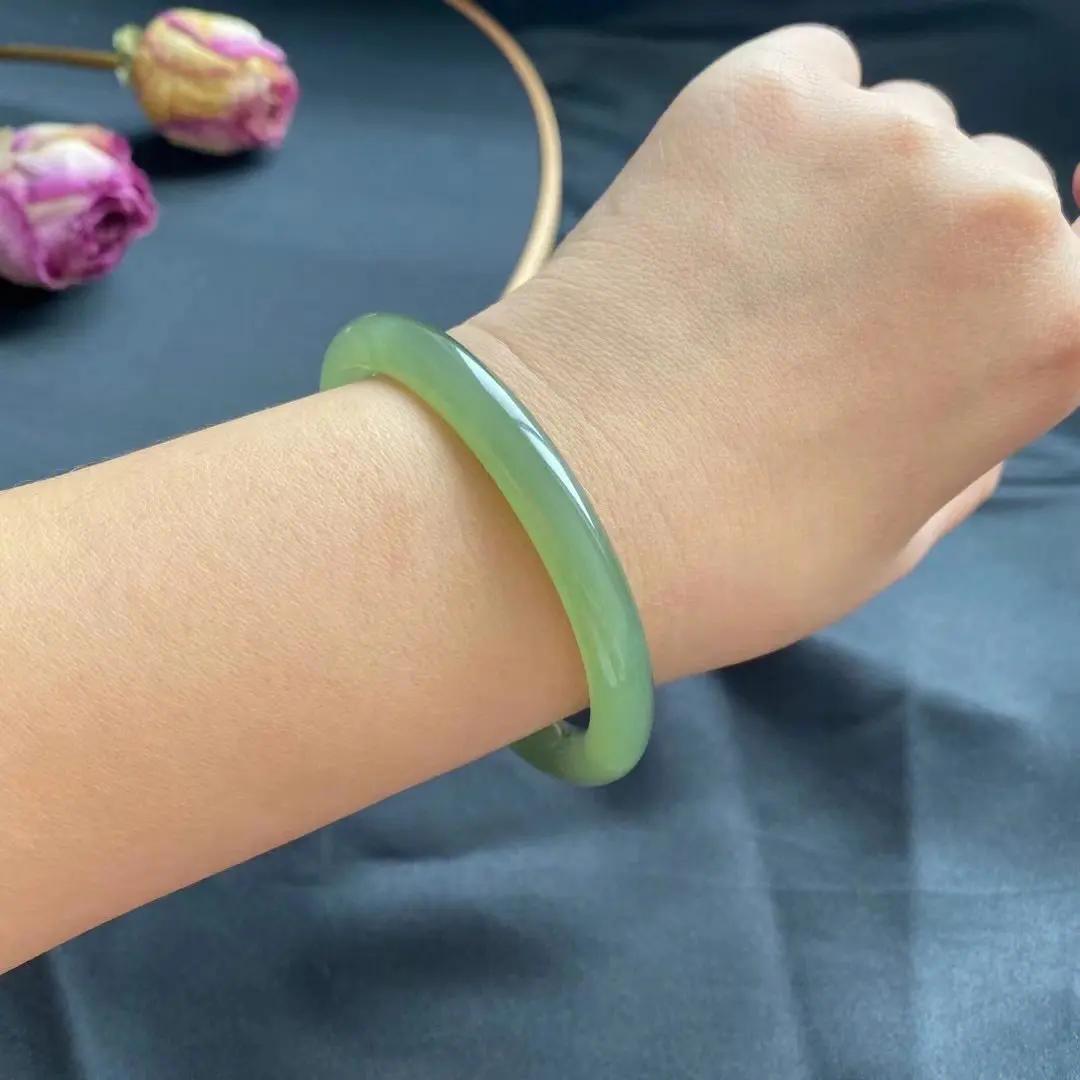 玉手镯要买什么样最好,玉手镯怎么选才是最好