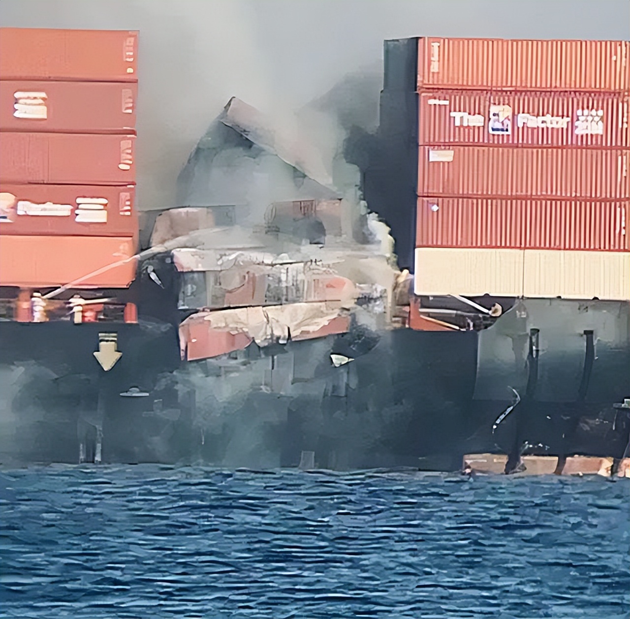 19年加拿大巨轮被堵厦门外海，损失十多亿美元，加总理尝到了苦果