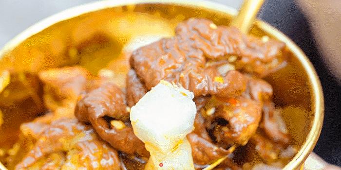 被套头了，「炸卤虎皮肥肠王」来了