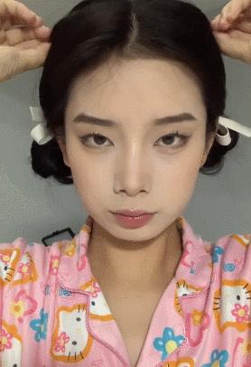 冬天披发好看又显脸小的发型,冬季干净利落减龄的发型