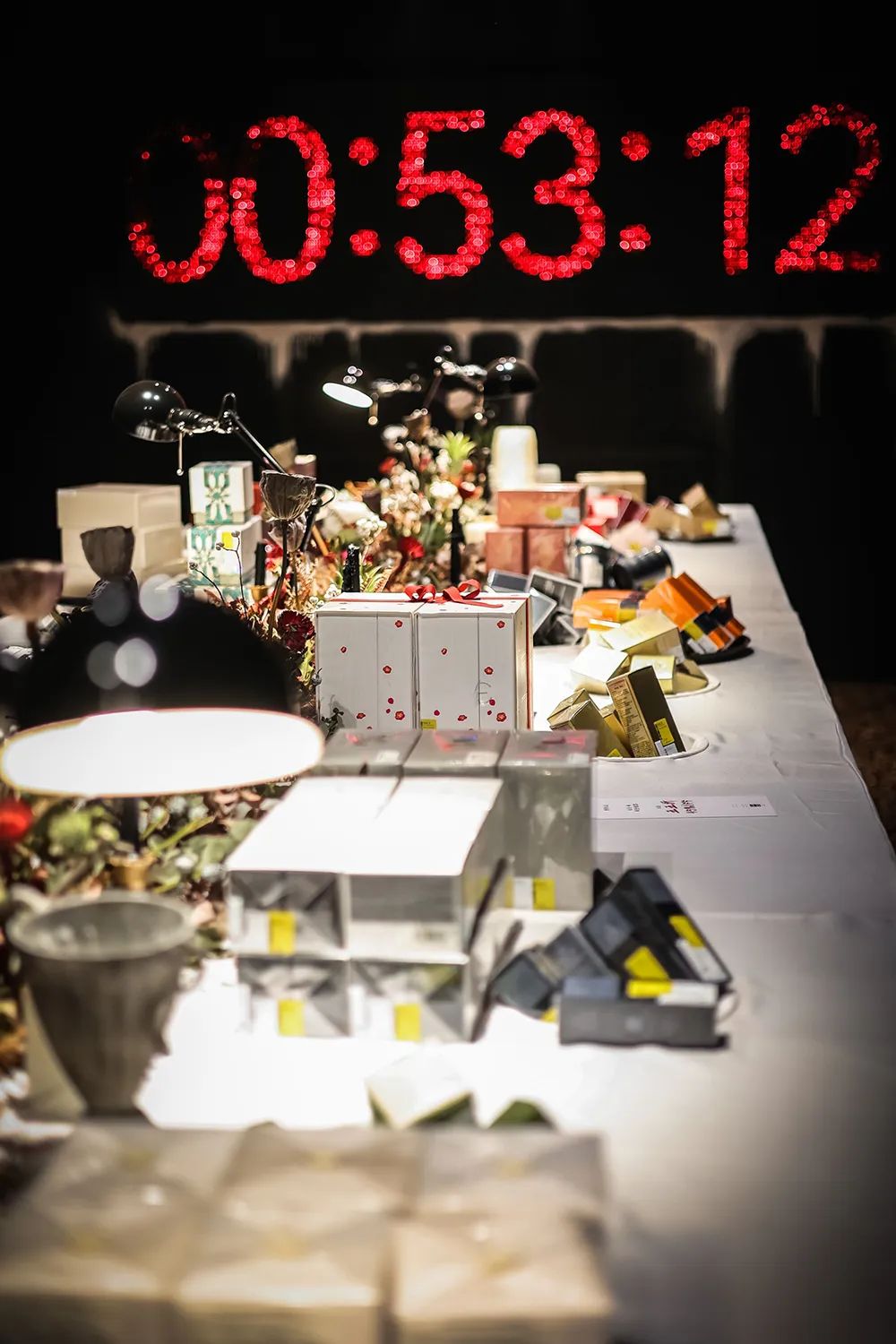 独家｜話梅要造一个“线下李佳琦”？