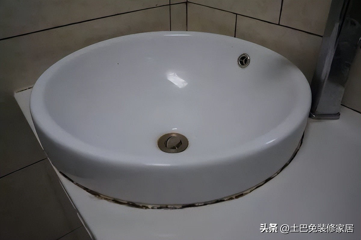 小卫生间装修效果图2平方,卫生间墙面装修最新型材料