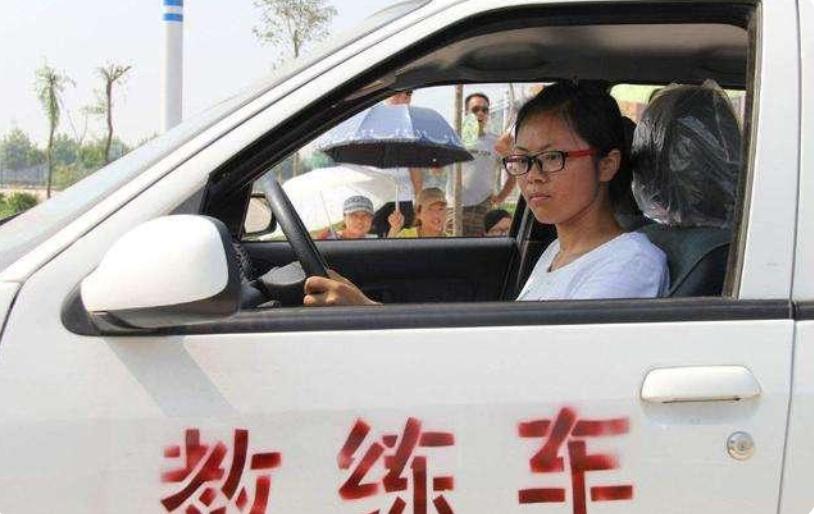 c1升b2驾照需要考试,c1升b2需要考几项