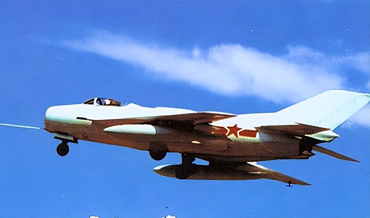 79年埃及购买中国50架歼6，竟嫌性能落后不愿给钱，穆巴拉克解围