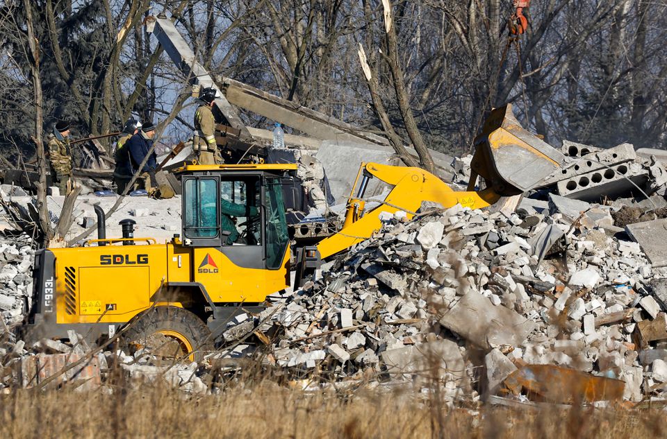 俄机密泄露却浑然不知，大搞狂欢违规用手机，乌导弹顺着信号打来