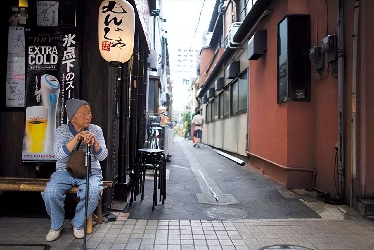 日本房价暴跌后没买房的过得怎样,日本房价暴跌没买房子的人怎么样