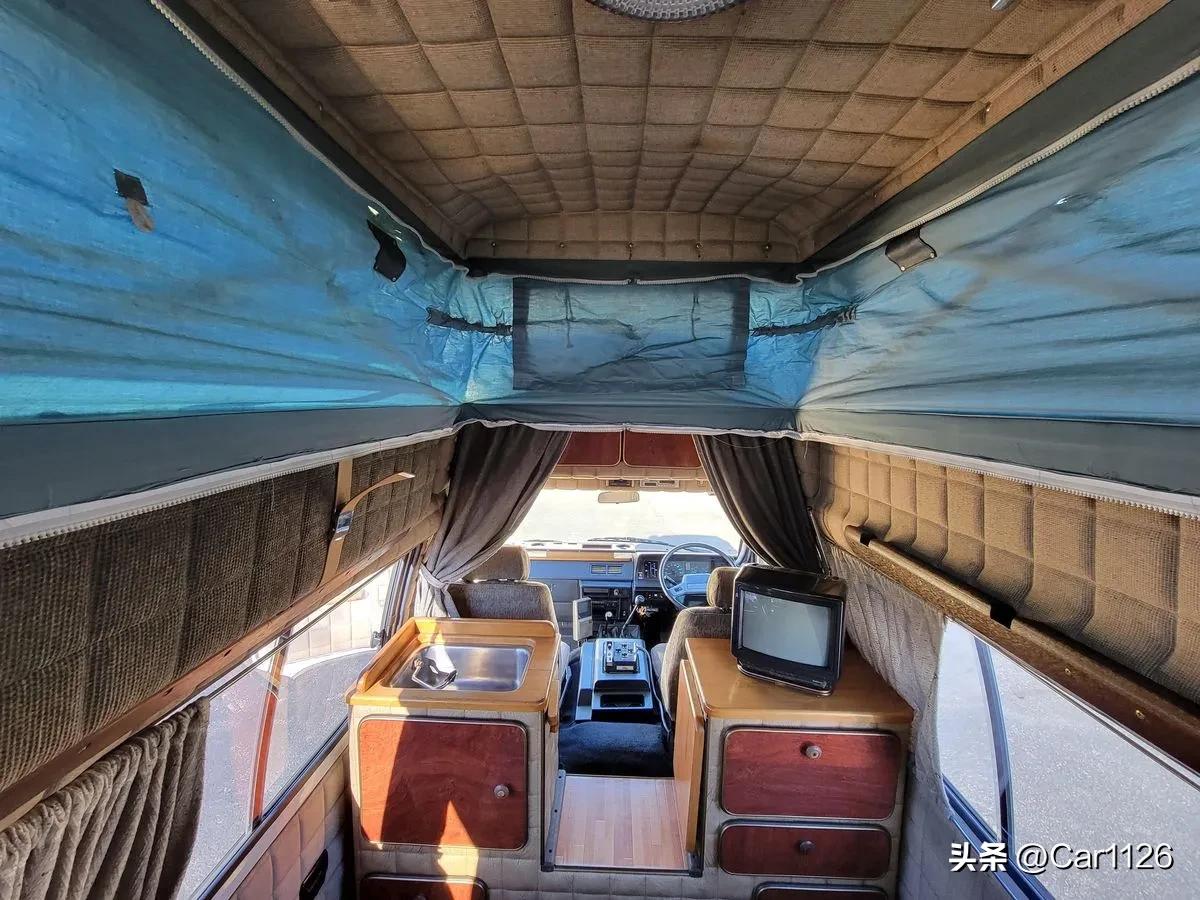 1988丰田HiAceCamper4x4