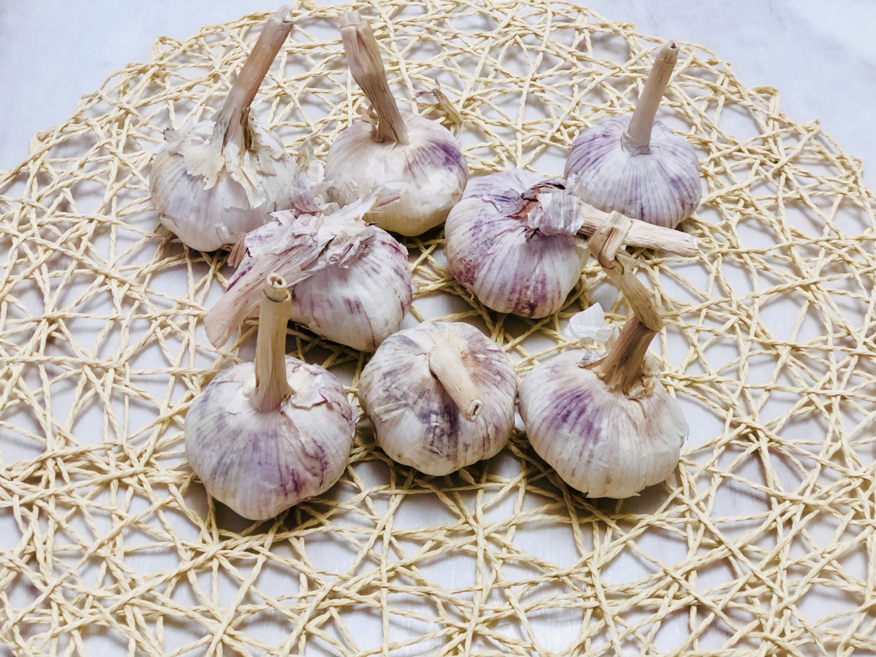 腌腊八蒜的正确方法和时间,腌腊八蒜只放醋错了教你一招