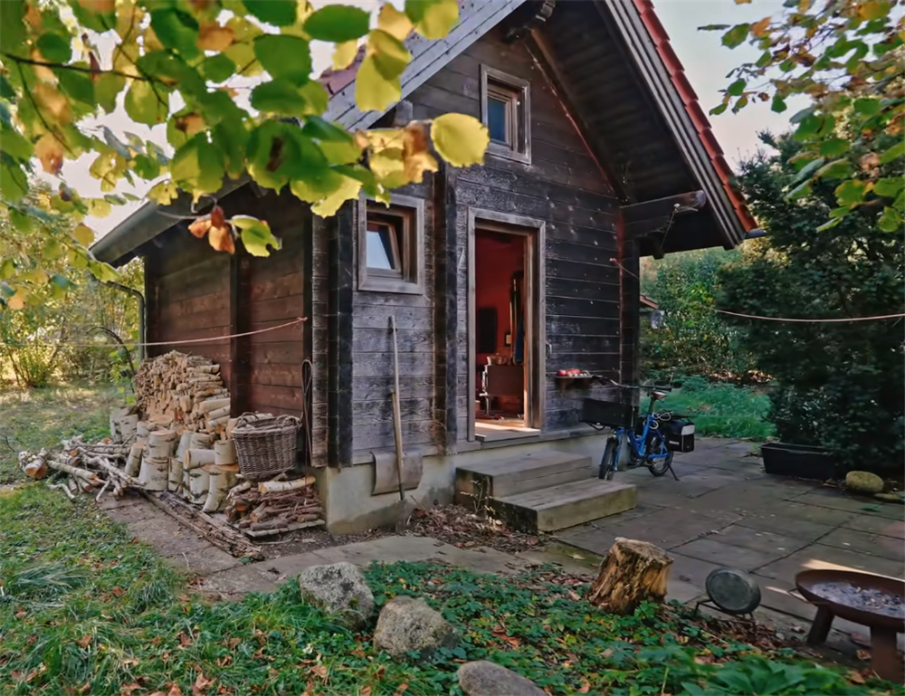 发现一位74岁奶奶的蜗居：16㎡小家没电没暖气，她却一住就是30年