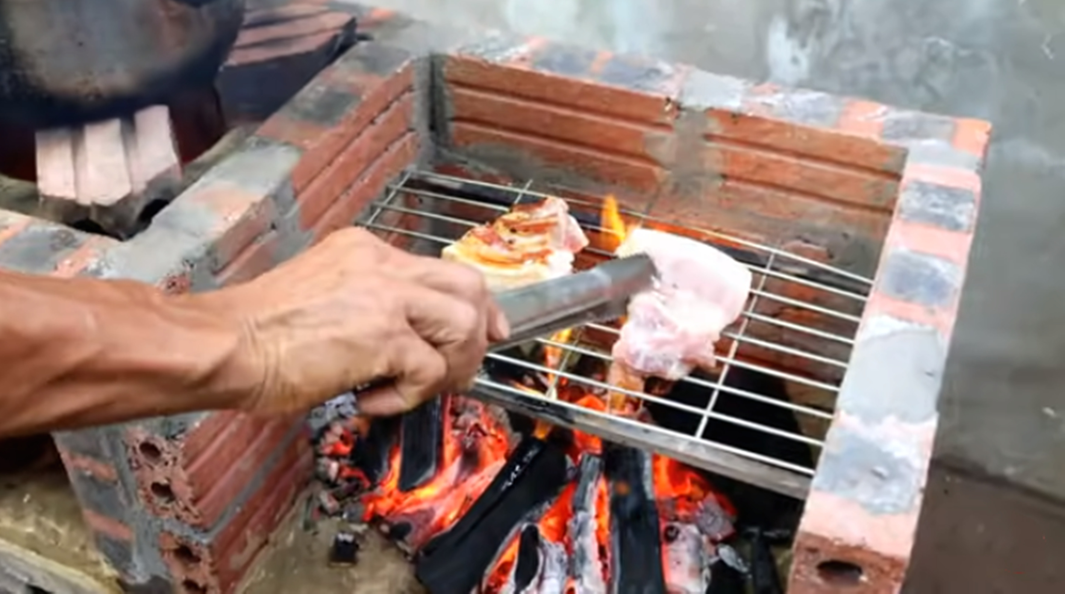 用红砖砌的柴火小炉子,怎么用红砖砌一个柴火炉