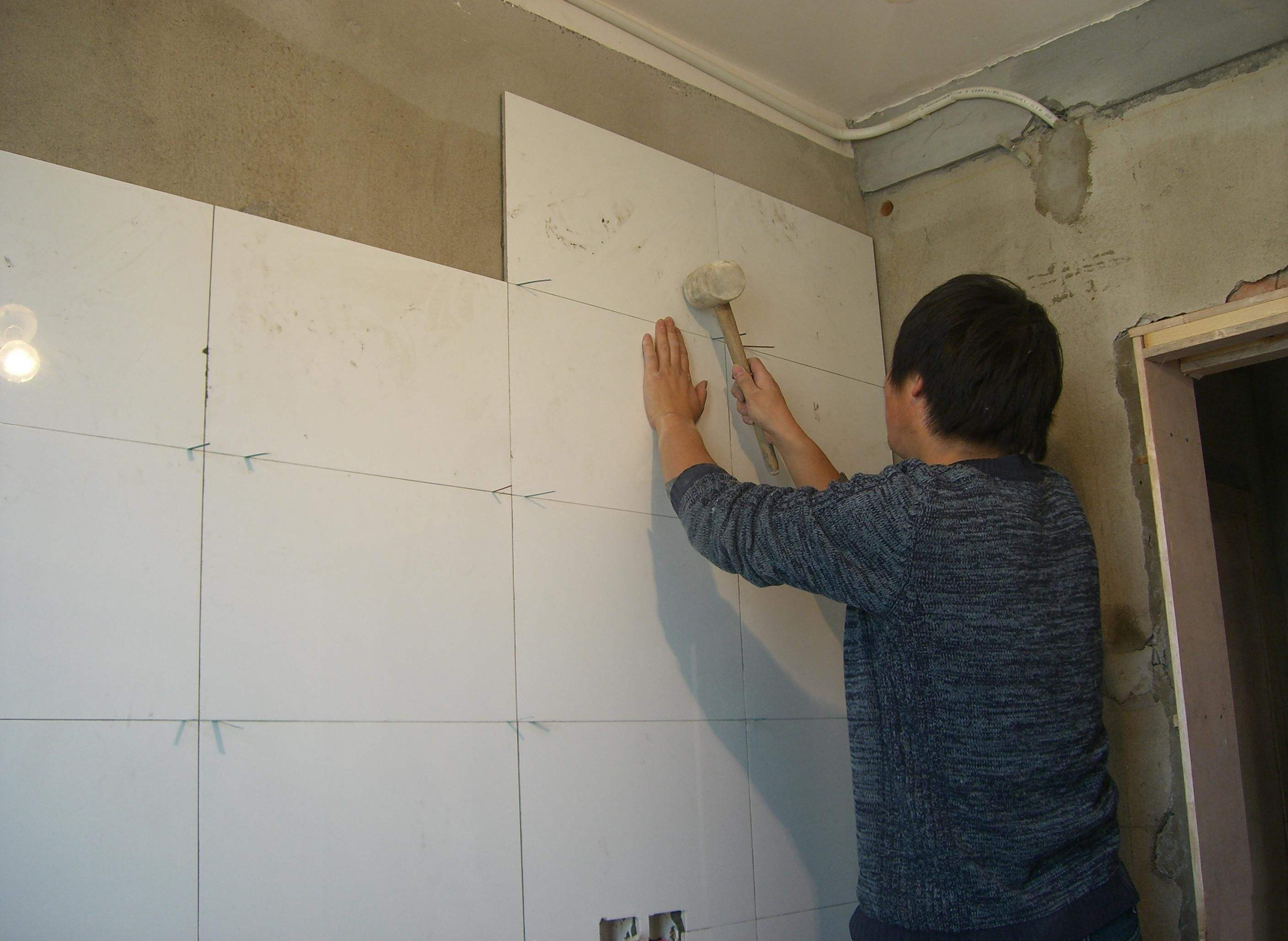 瓷砖上贴砖的利弊,墙体贴瓷砖好吗