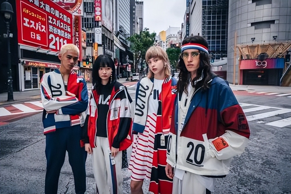 烫手山芋成了市场香饽饽，年轻人为啥如此钟情斐乐？