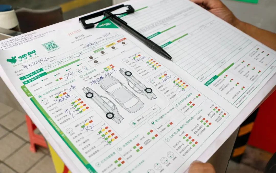 轮胎被扎怎么自救,轮胎被刺扎了怎么判断用不用补胎