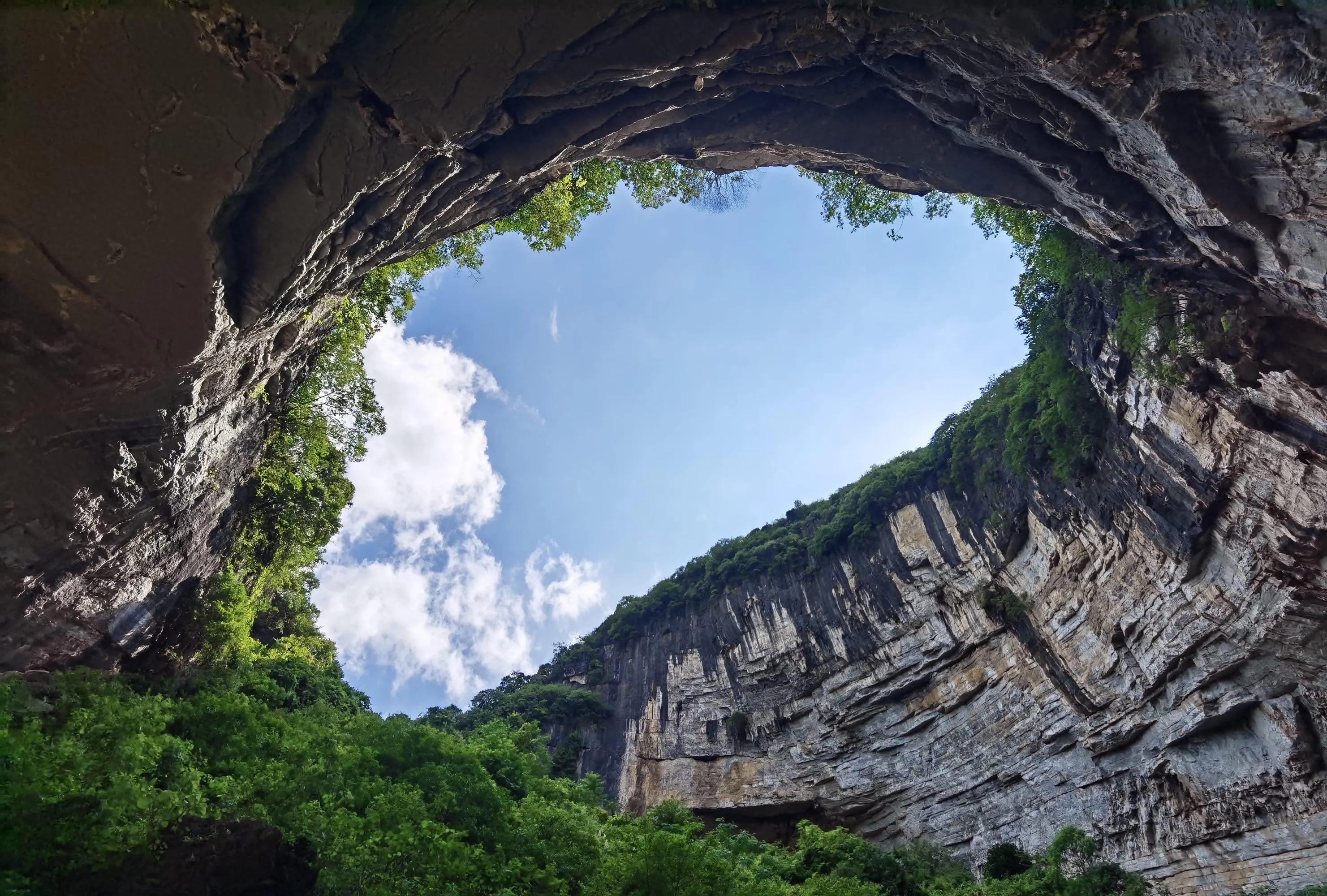 我，26岁，一年为女朋友花了20万，最后因她父母一句话 提出了分手