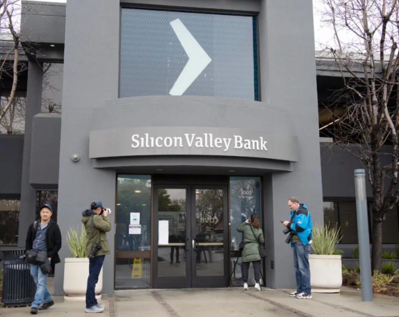 中国刚增持205亿美债，美国就上演“农夫与蛇”，拟对台提供军援