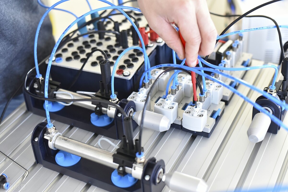 中专技校读什么专业比较有前途,技校中专十大吃香专业有哪些