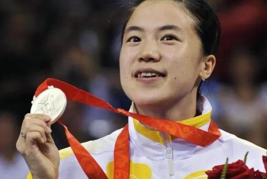 世界冠军王楠患癌后丈夫不离不弃,王楠嫁富豪