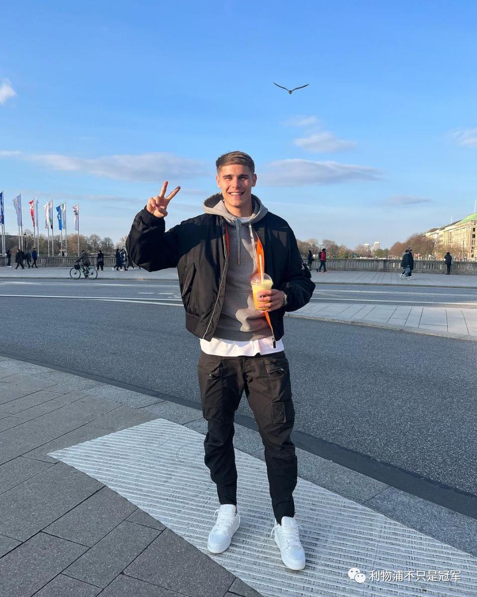 4000万欧！这个高颜值中卫，倒是挺适合利物浦