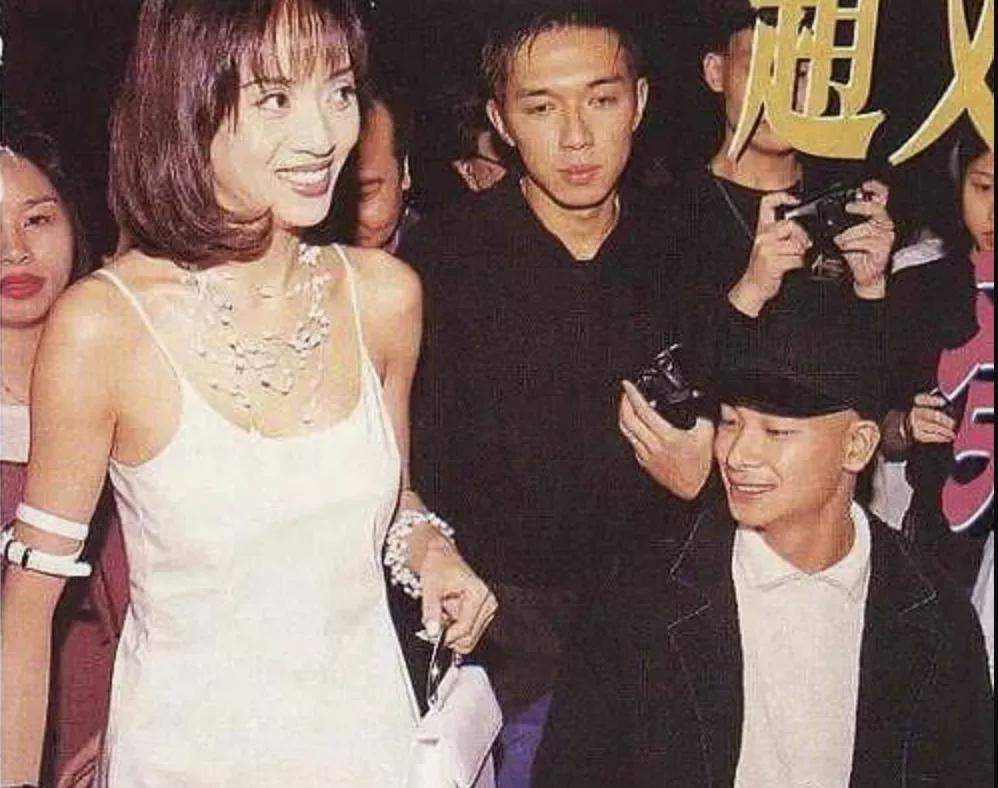 梅艳芳怎么走出失恋,梅艳芳漫步人生路