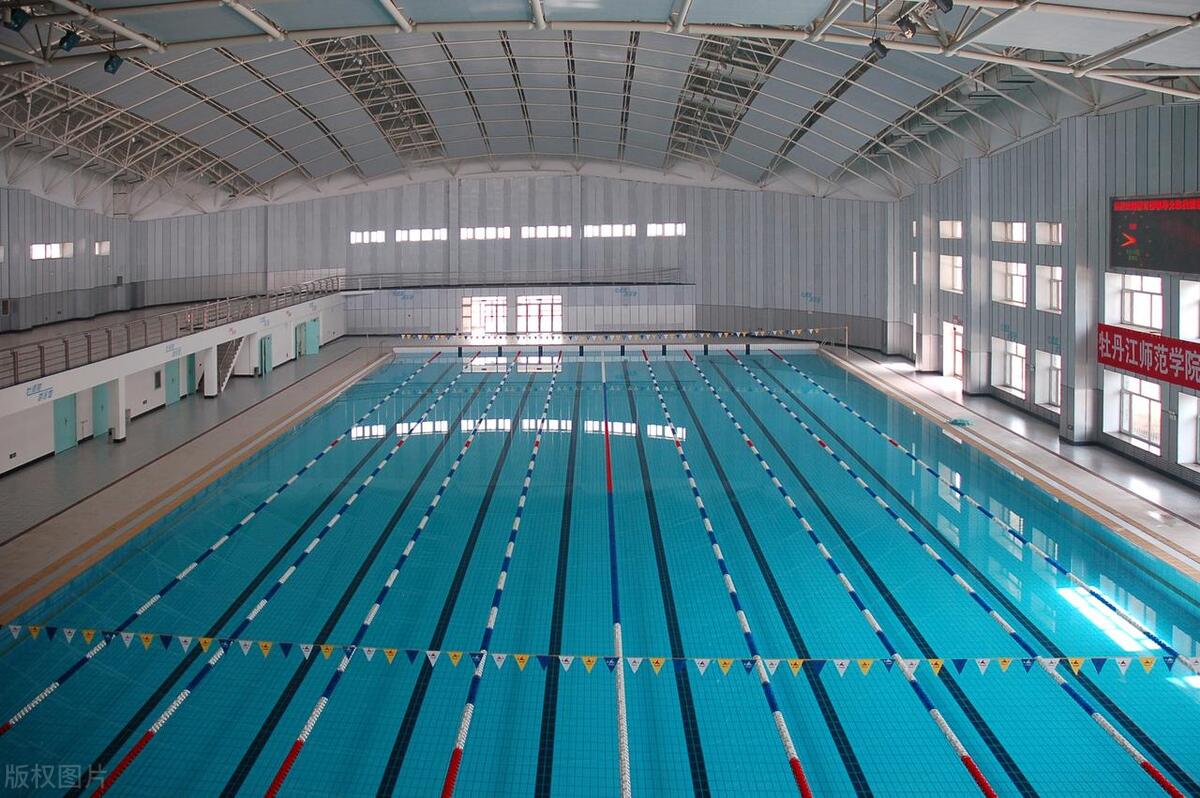 女子去泳池游泳，竟引发急性膀胱炎。医生：治愈后，也要注意预防