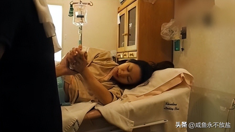 女子生下连体双胞胎后续,女子产下同母异父双胞胎完整版