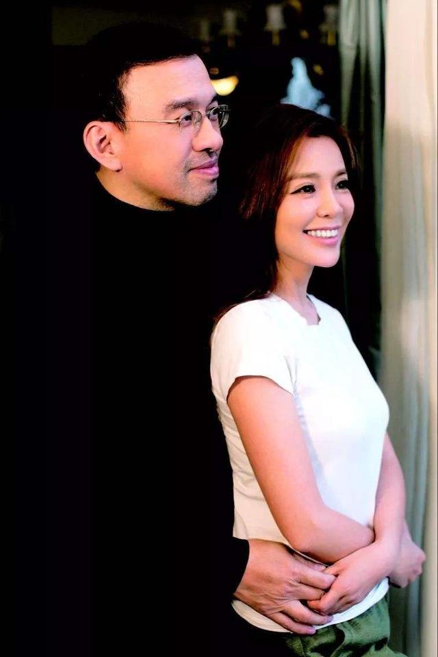 朱迅家里做饭,朱迅一家三口照顾瘫痪公公