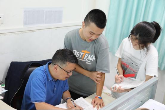 绵阳南实中学实验学校和南山双语,绵阳南山中学实验学校