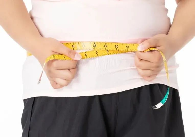 18岁少女疯狂减肥暴瘦40斤,120斤顽固性肥胖怎么减肥比较快