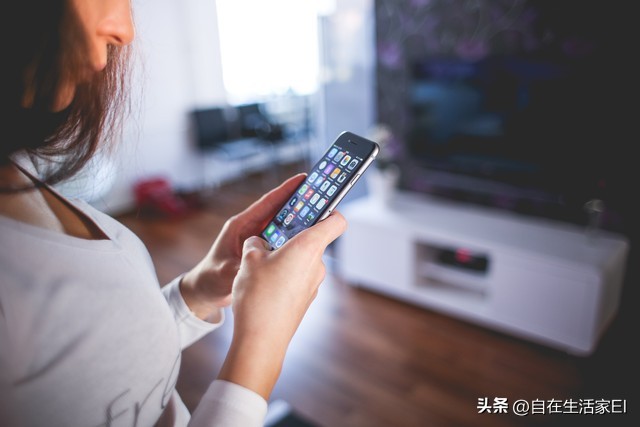 广东深圳,一男子给老婆买卫生巾,结果……