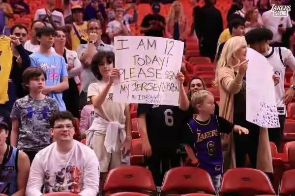 老詹连续6场高效拿下30+,老詹今日集锦活塞