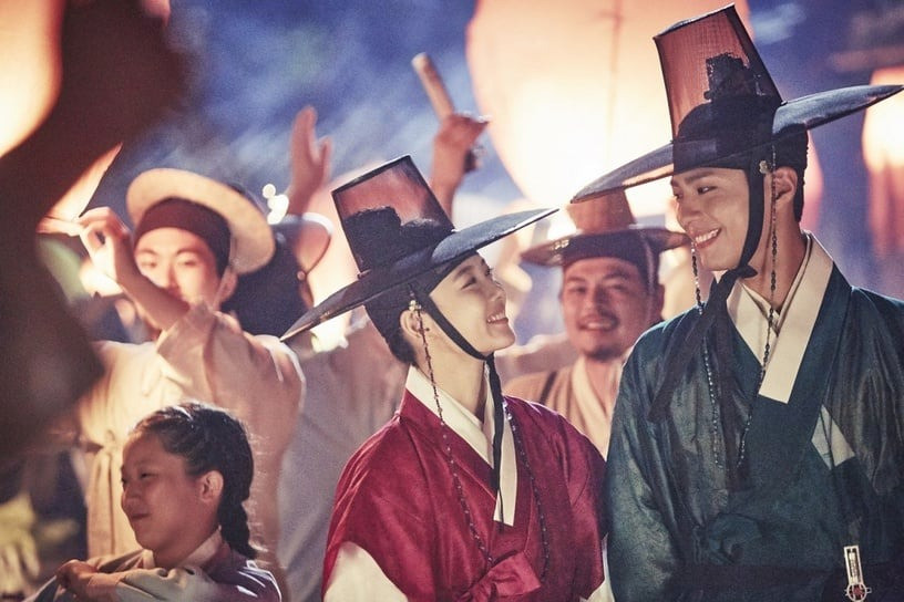 衣袖红镶边韩剧在哪个网站可以看,韩剧衣袖红镶边什么时间更新