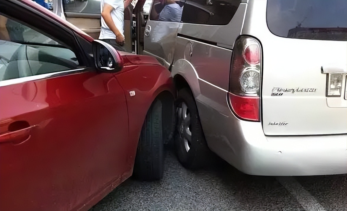 出了交通事故必须要拍六张照片吗,发生交通事故需要拍哪几张照片