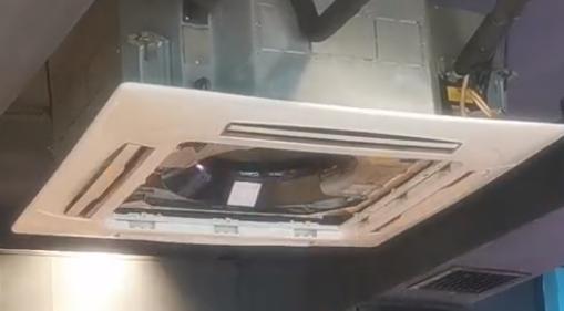 中央吸顶式空调如何拆卸查找漏水,吊顶式中央空调拆洗