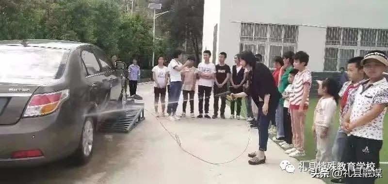 鐖卞績娴囩亴闈欏緟鑺卞紑,鐢ㄥ績鑱嗗惉闈欏緟鑺卞紑鐗规畩鏁欒偛瀛︽牎