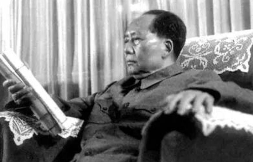 1949年解放军击毁英舰紫石英号，丘吉尔宣称*力武**报复，结局如何？