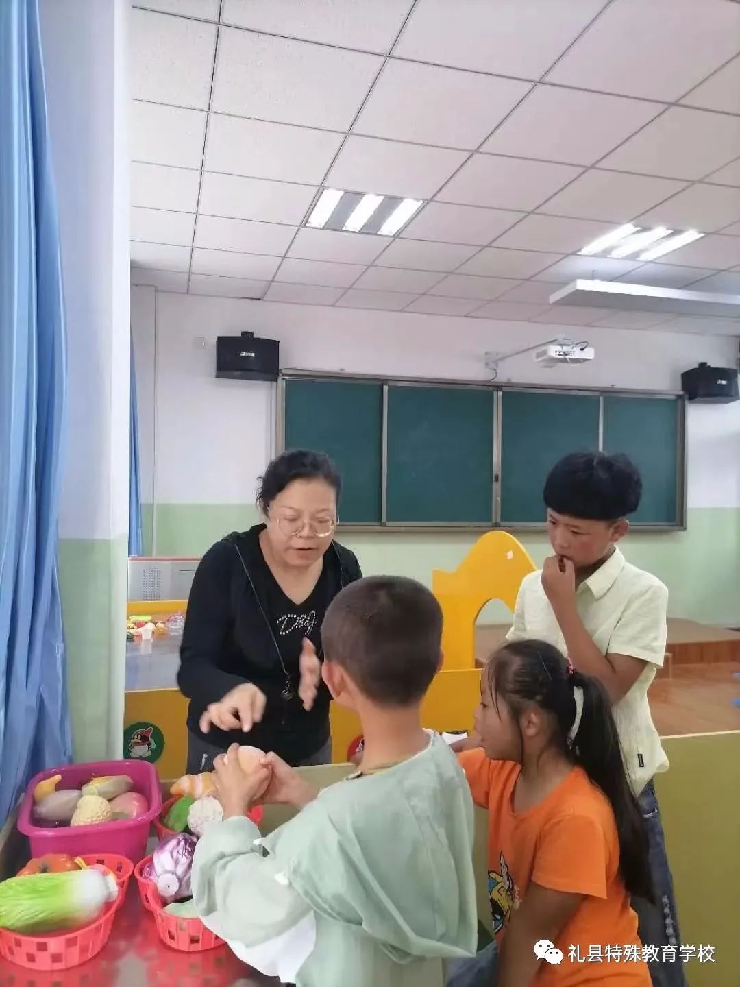 鐗规畩鏁欒偛瀛︽牎宸ヤ綔鍥炵湼,鐖卞績娴囩亴闈欏緟鑺卞紑