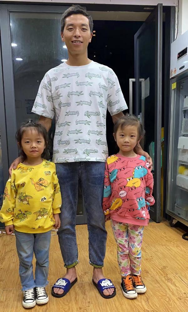 斜杠青年的骑手生活：边开水果店边做骑手昆明小伙收获“满满的幸福”