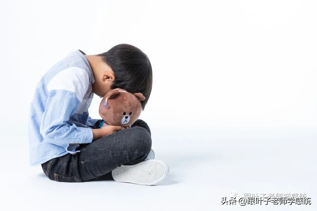 孩子爱跑爱跳怎么办,孩子爱疯爱玩