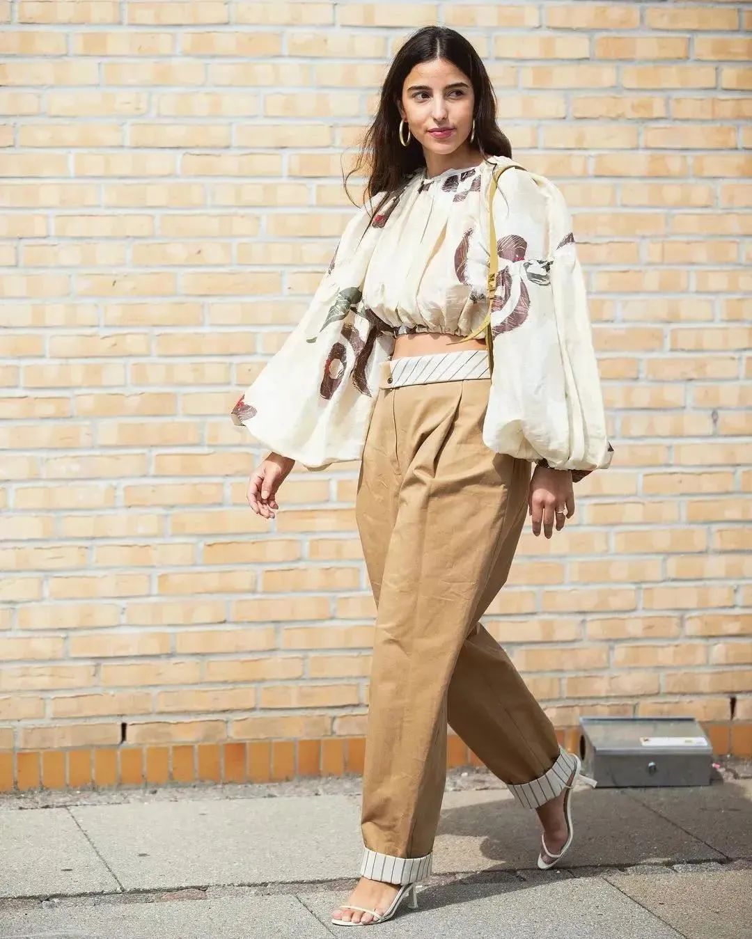 胸大显得很壮怎么办,感觉自己胸大显胖怎么办