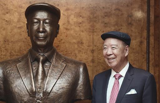 何超琼出席澳门美高梅,何超琼如何整治李嘉欣