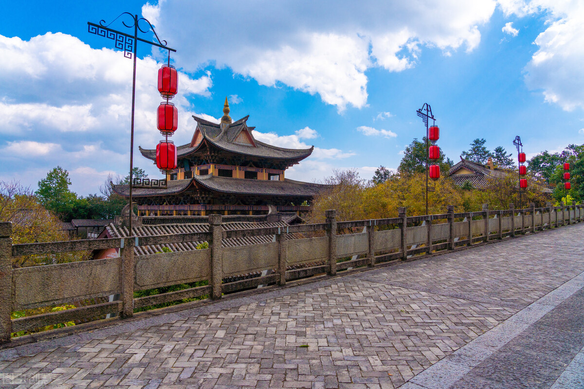 剑毒梅香是不是古龙写的,古龙文集剑毒梅香共3册